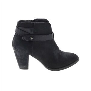 Crown Vintage sz 7 1/2 suede leather black booties